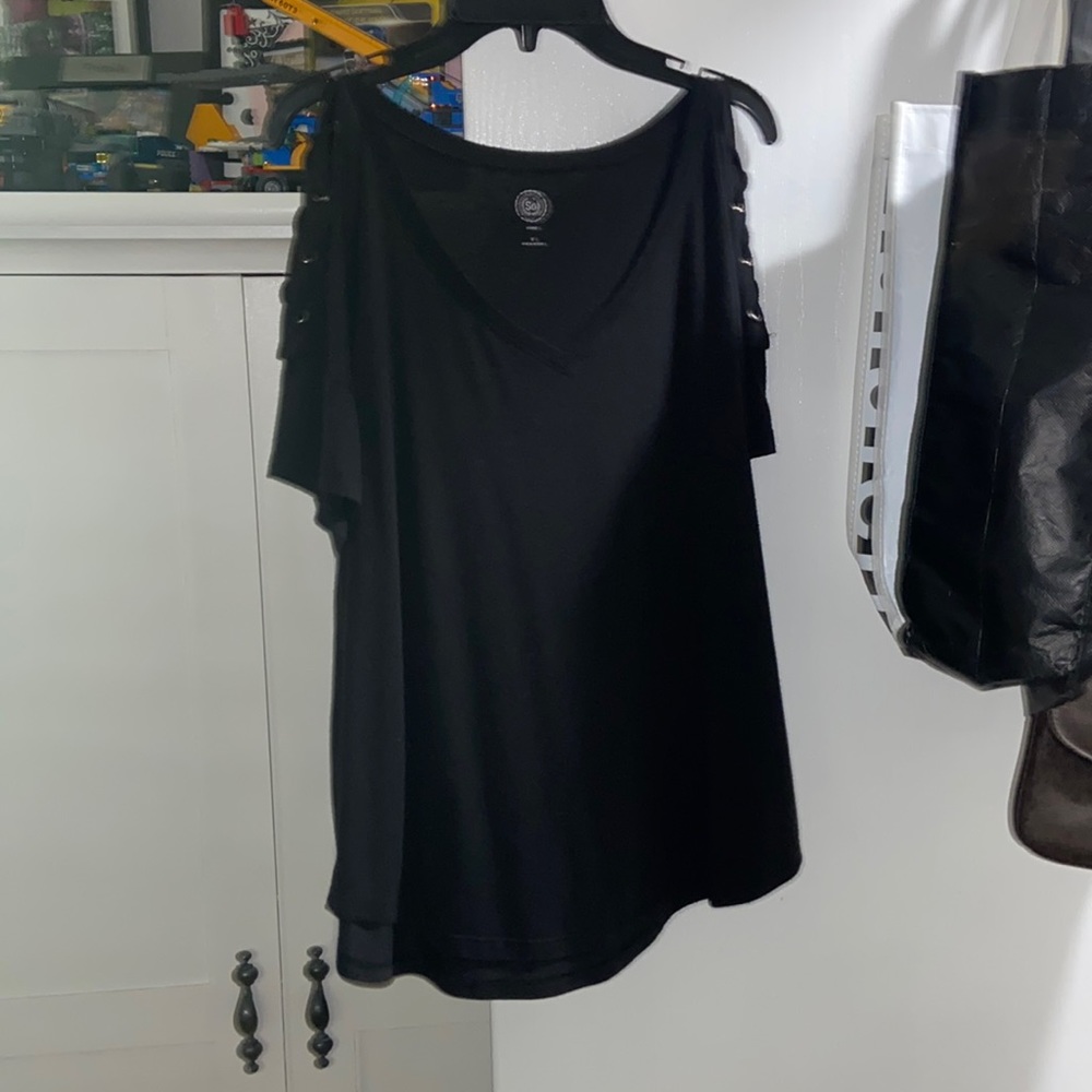 black shirt